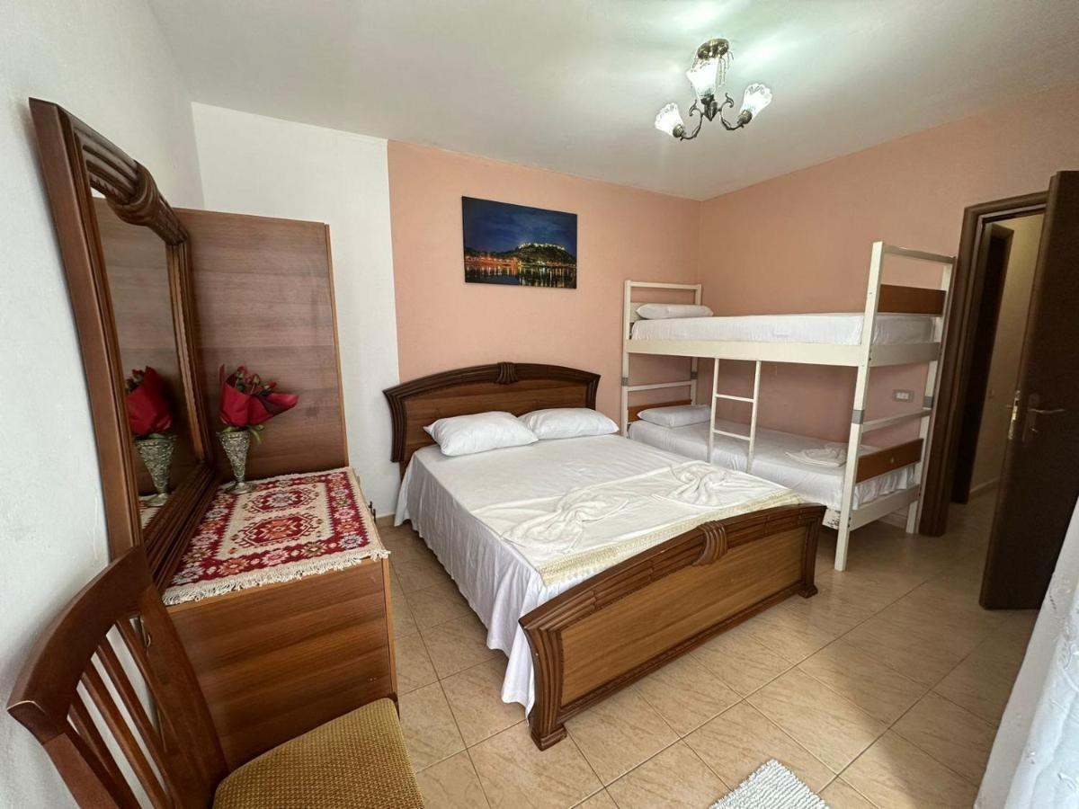 Cozy Apartment In The City Center Shkoder Exterior photo