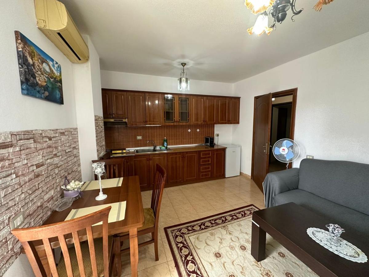 Cozy Apartment In The City Center Shkoder Exterior photo