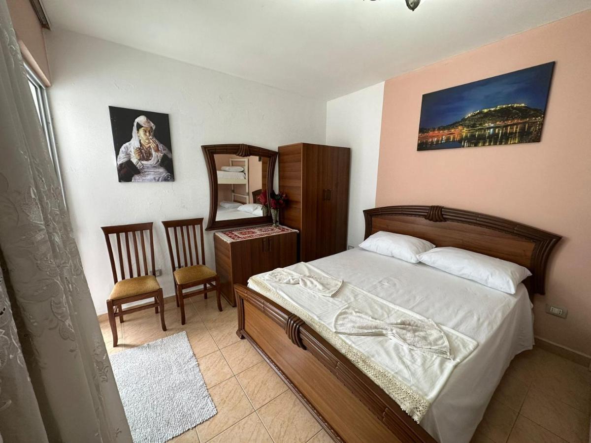 Cozy Apartment In The City Center Shkoder Exterior photo