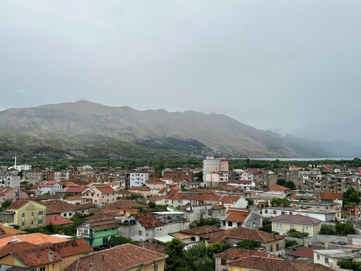 Cozy Apartment In The City Center Shkoder Exterior photo