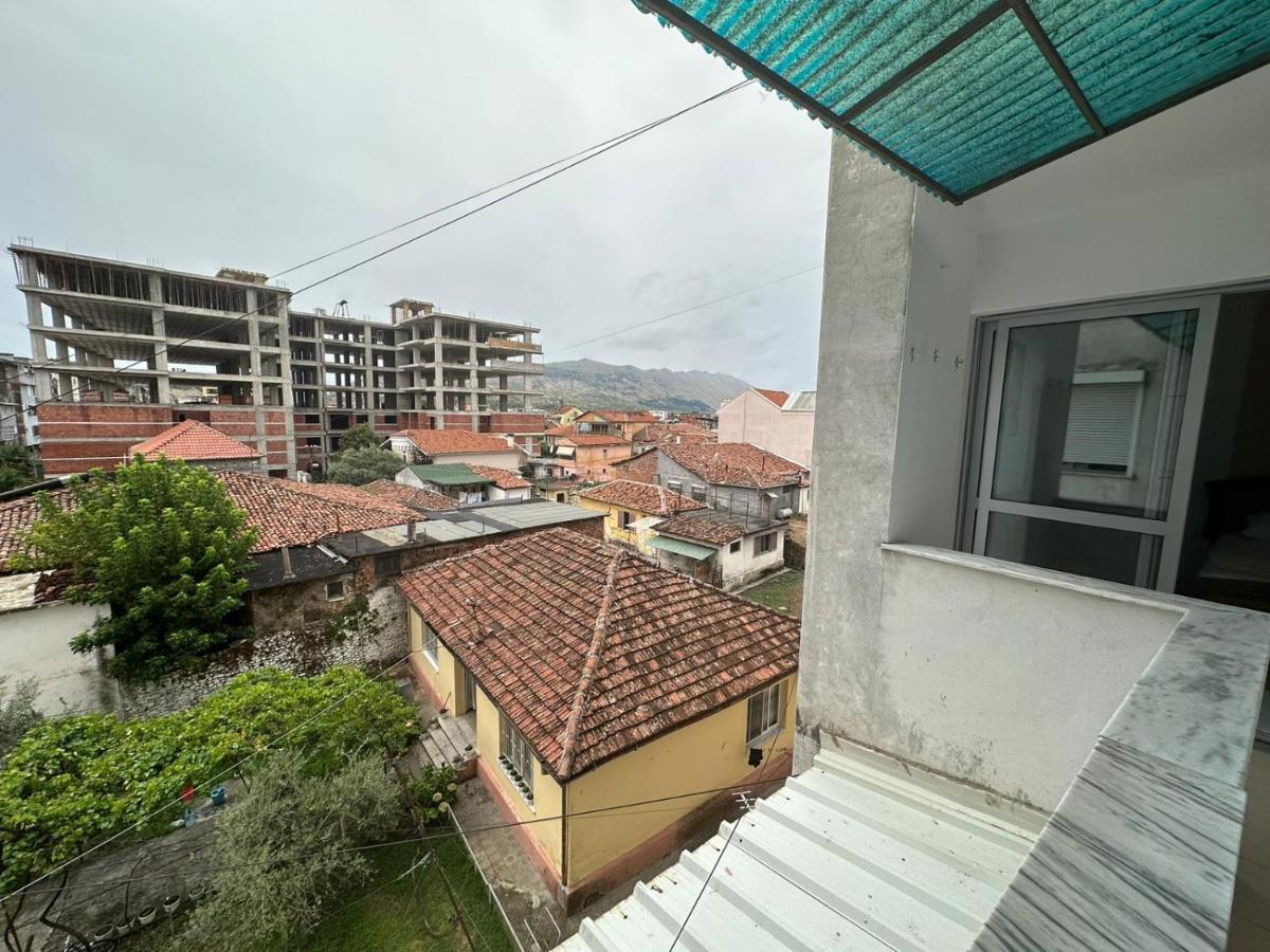 Cozy Apartment In The City Center Shkoder Exterior photo